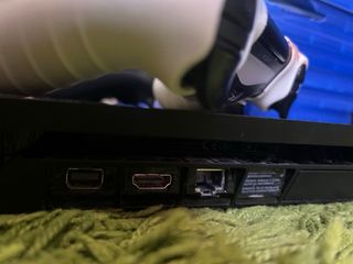 PS4 Slim Negra + 2 Mandos + 8 Juegos