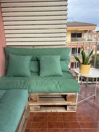 Sofá Palet con Cojines Verdes COMO NUEVO!!