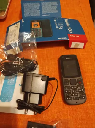 Teléfono Móvil Nokia 100 negro