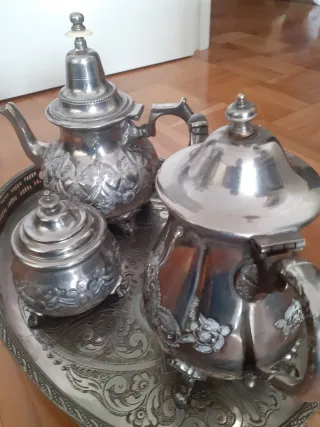 Juego de té de metal plateado