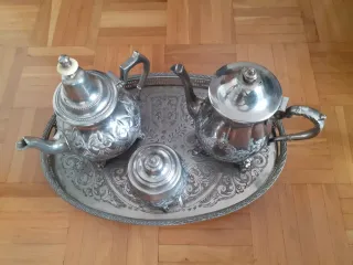 Juego de té de metal plateado