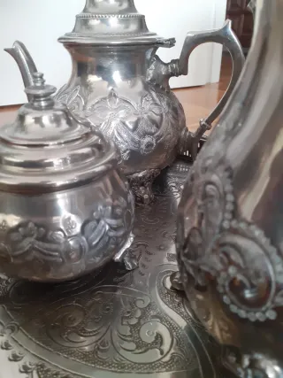 Juego de té de metal plateado