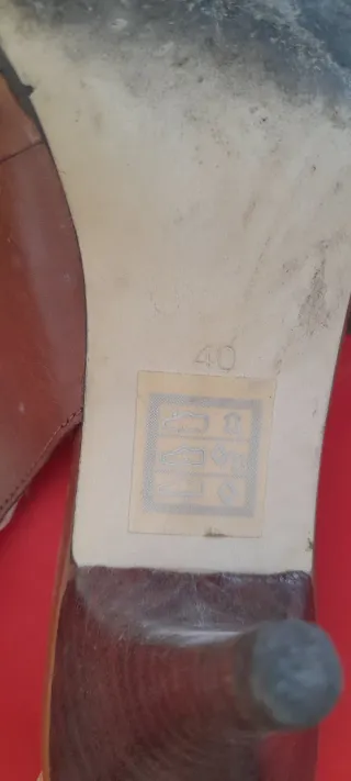 Adolfo Dominguez Marrones y Dorados