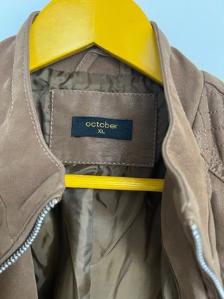 Cazadora efecto piel camel