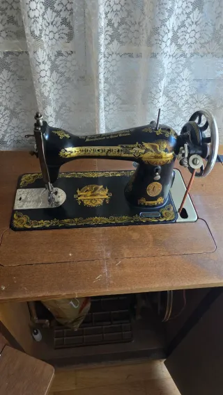 Máquina de coser Singer antigua
