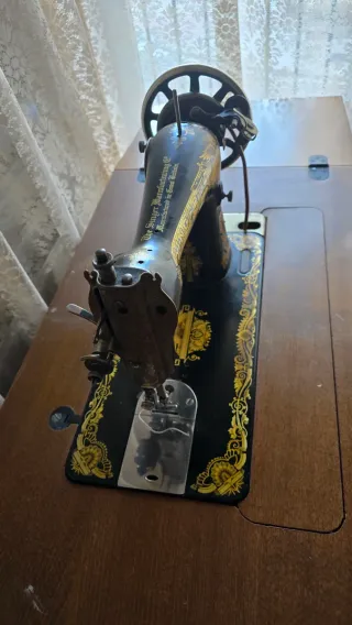 Máquina de coser Singer antigua
