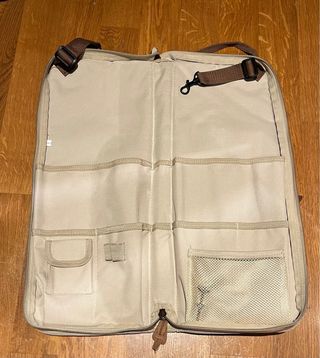 Funda de baquetas color beige y marrón