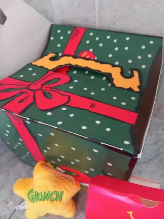 Scatola Grinch Happy Meal McDonald's + Regalo