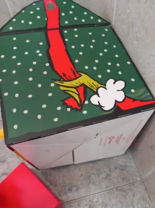 Scatola Grinch Happy Meal McDonald's + Regalo