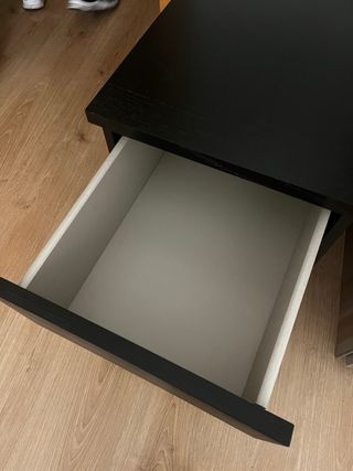 Mesita de noche Malm Ikea negra