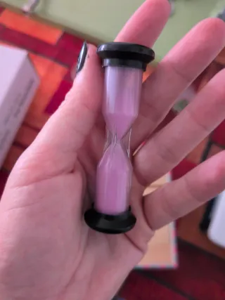 Juego Drunken Jenga con vasos y reloj