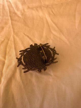 Broche vintage con diseño floral