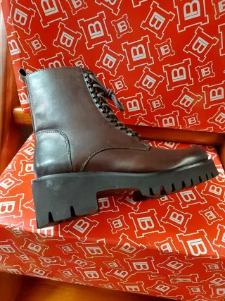 Anfibio donna in morbido pellame color t moro inve