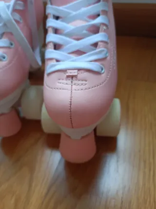 Patines de 4 ruedas talla 34 (incluye bolsa)