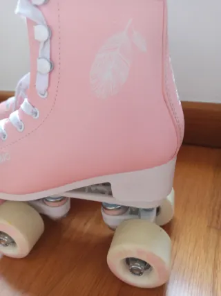 Patines de 4 ruedas talla 34 (incluye bolsa)