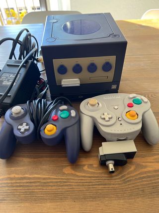 Nintendo GameCube Morado + Mandos