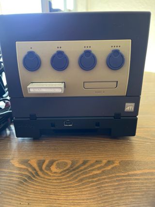 Nintendo GameCube Morado + Mandos