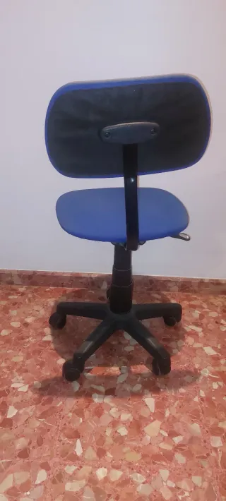 Silla de escritorio con ruedas azul