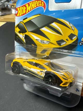 Hot Wheels Lamborghini Huracan Sterrato 1/5