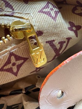 Louis Vuitton Bauletto Beige