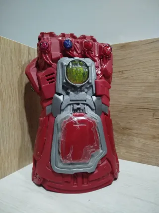 Guantelete del Infinito Rojo