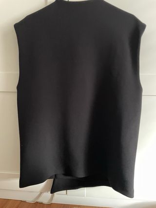 Chaleco negro Zara