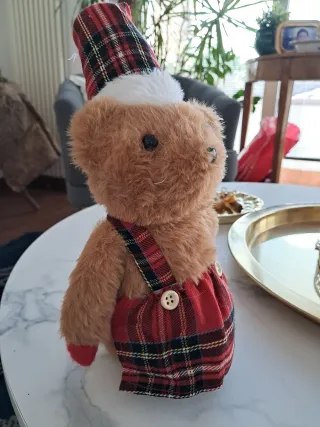 Orsetto peluche natalizio con cappello eurospin