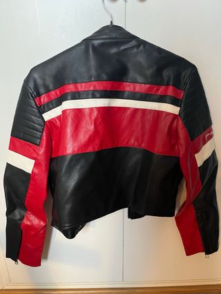 Chaqueta Biker Bershka Negra y Roja