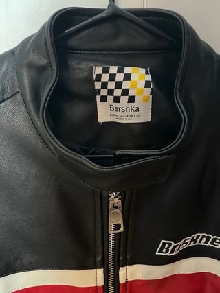 Chaqueta Biker Bershka Negra y Roja
