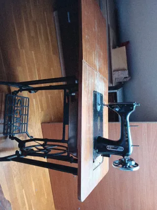 Máquina de coser Sigma antigua