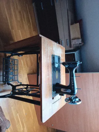 Máquina de coser Sigma antigua