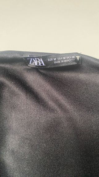 Vestido cruzado negro antelina. Zara. talla M