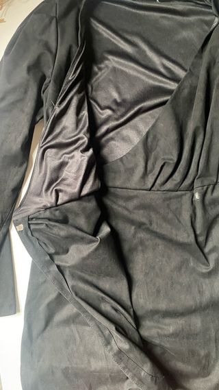 Vestido cruzado negro antelina. Zara. talla M