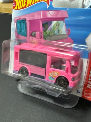 Hot Wheels Barbie Dream Camper Roulette
