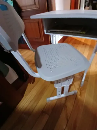 Escritorio Elevable Infantil Gris y Blanco