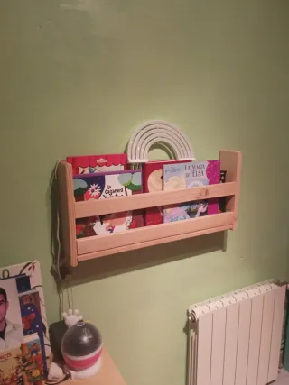 Cama infantil madera + estantería+colchón+2 juegos