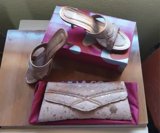 Conjunto Sandalias y Cartera color bronce