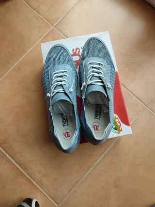 Zapatillas nuevas con plantilla extraíble