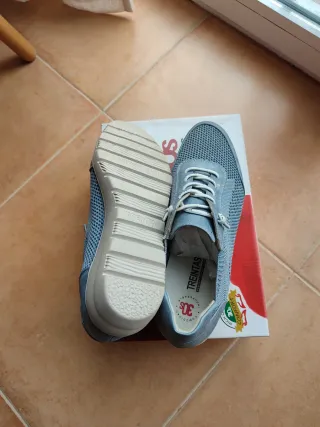 Zapatillas nuevas con plantilla extraíble