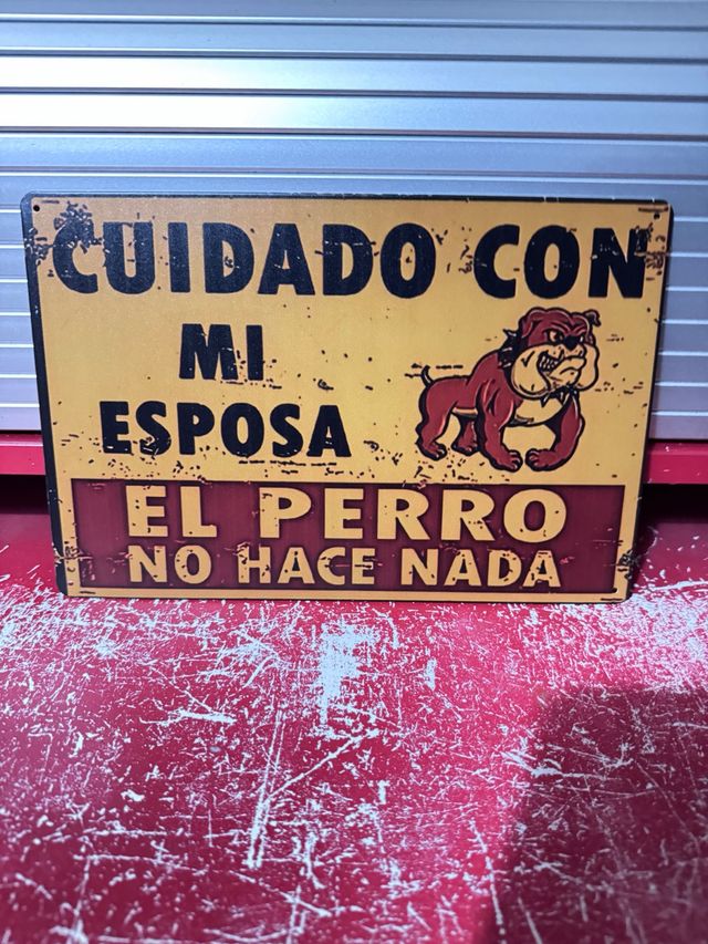 Cartel Metálico Cuidado con mi Esposa Humor