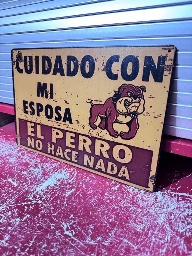 Cartel Metálico Cuidado con mi Esposa Humor