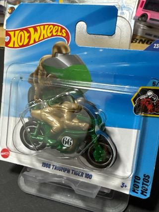 Hot Wheels 1966 Triumph Tiger 100