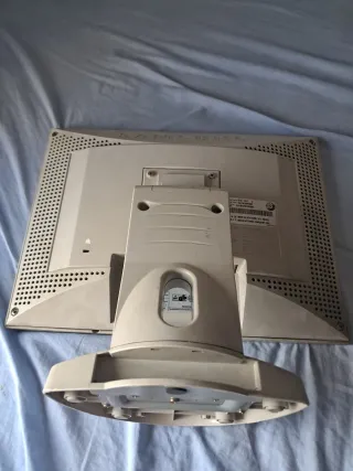 Monitor Samsung SyncMaster 151s Blanco