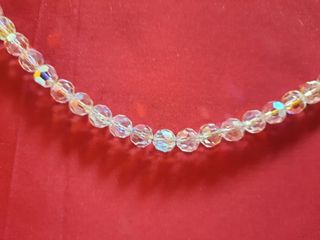 Collar gargantilla de cuentas de cristal de roca.