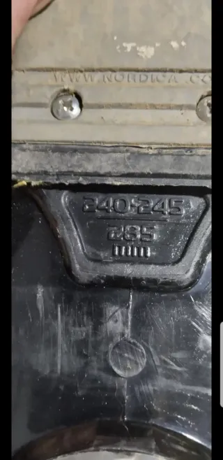 Sci Stockli da donna con bastoni e scarponi