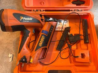 Pistola Clavadora Paslode Impulse IM90i