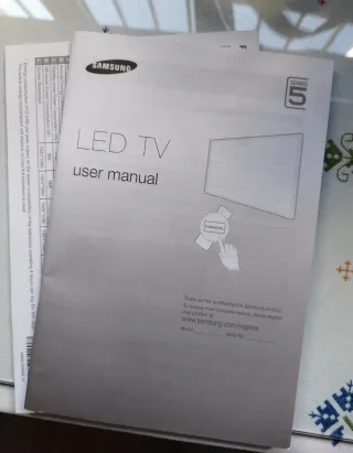 Televisión Samsung 40 Negra y Plateada