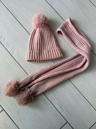Set cappello e sciarpa rosa taglia 2/3 anni