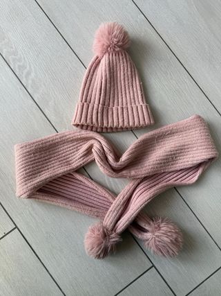 Set cappello e sciarpa rosa taglia 2/3 anni