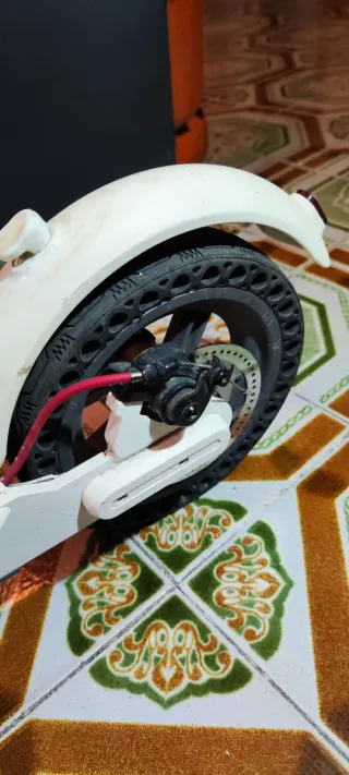 Patinete Eléctrico Xiaomi Blanco 9.000 kilómetros